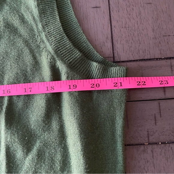 Banana Republic Silk Cashmere Green V-Neck‎ Sweater Vest Size L - Picture 13 of 14
